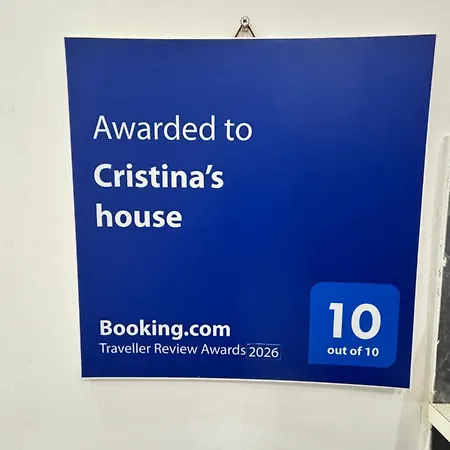 Cristina House 5 Min From Old Town & Train Station Wifi 5 Star Дом отдыха