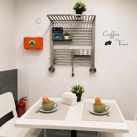 בית נופש Cristina House 5 Min From Old Town & Train Station Wifi 5 Star