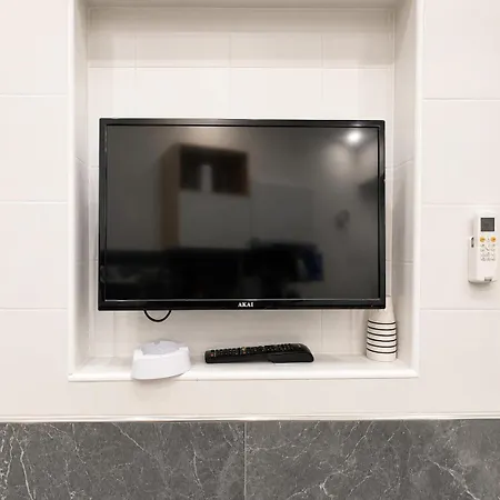 Cristina House 5 Min From Old Town & Train Station Wifi 5 Star בית נופש נאפולי