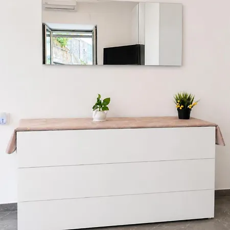 בית נופש Cristina House 5 Min From Old Town & Train Station Wifi 5 Star נאפולי